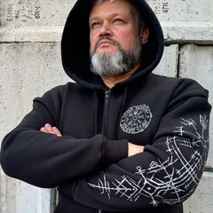 Руни, Перемога, Україна